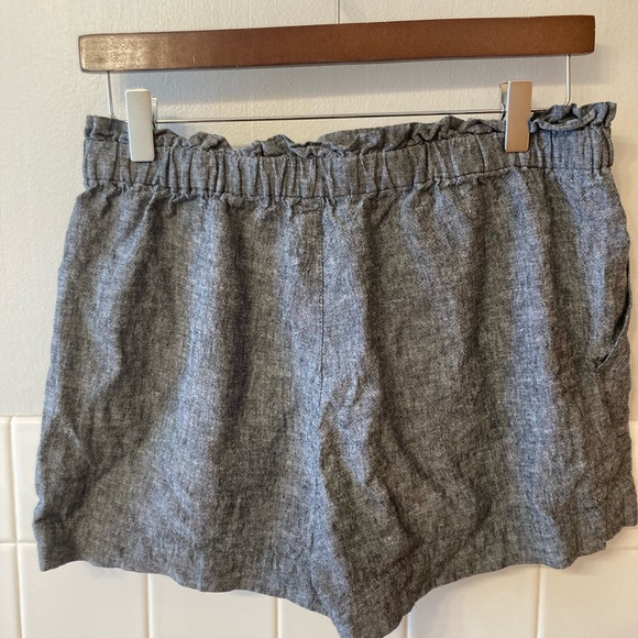 Calvin Klein linen blend elastic waist shorts - Picture 2 of 4